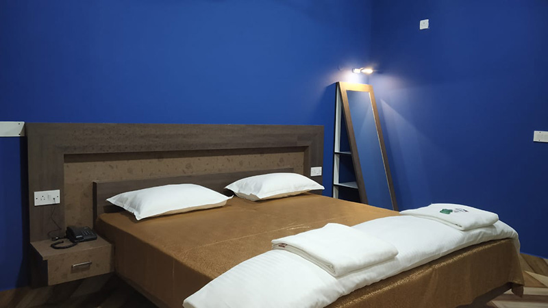 DELUXE A/C ROOM