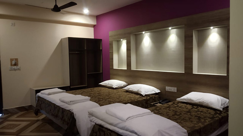 DELUXE A/C ROOM